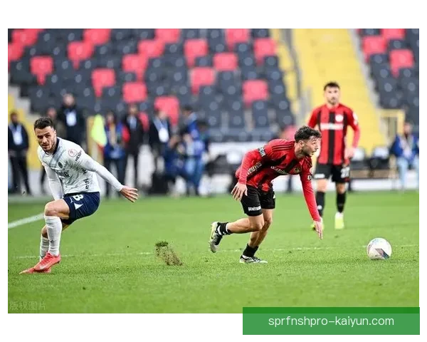 费内巴切战术调整引发媒体关注，球队表现有望持续提升