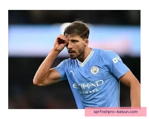 鲁本·迪亚斯状态回暖，近期比赛表现稳健，成为曼城后防核心。